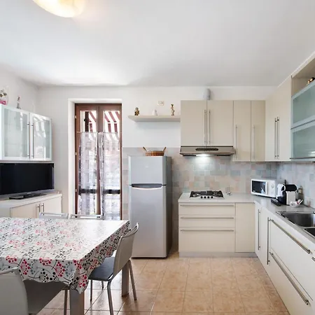 San Zeno S P House アパート *