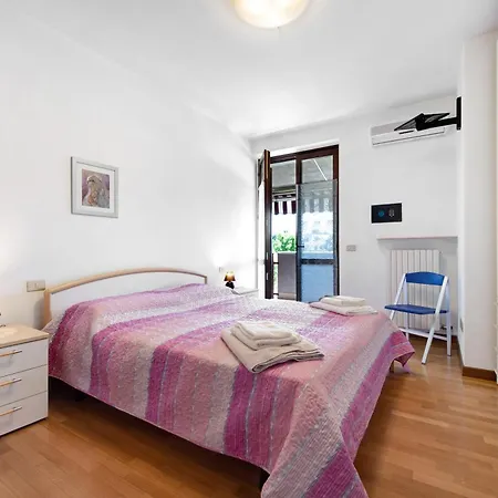 San Zeno S P House アパート *